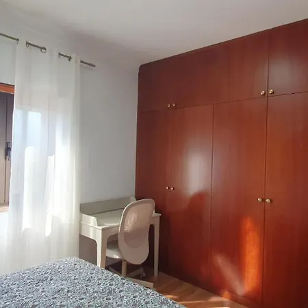 Caldas Da Rainha's & Brown Apartment