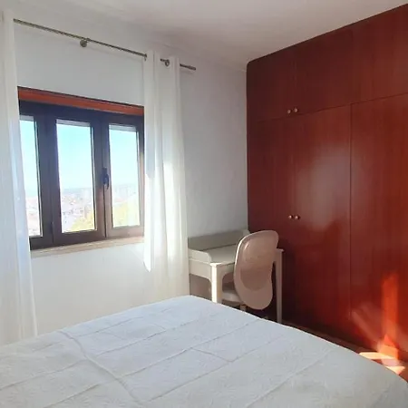 Caldas Da Rainha's & Brown Apartment *
